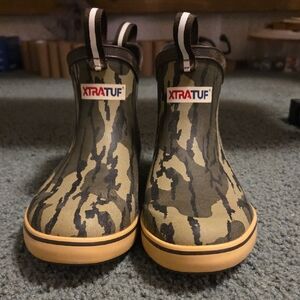XTRATUF Women's Camo Rain Boots. Size 8